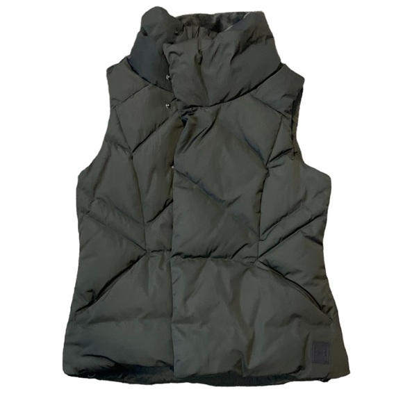 Under Armour Jackets & Blazers - Like new! Under Armour dark green puffer medium
